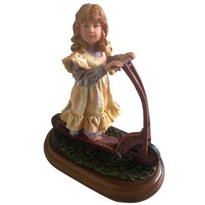 Timeless Treasures Figurines “The Red Scooter” Jim Daly 1999 Licensed by Vanmark